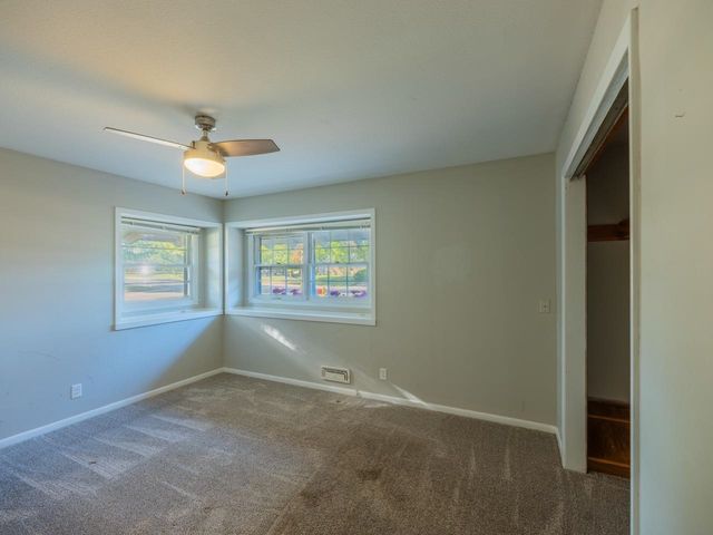 2000 Ruskin Rd, Salina, KS 67401