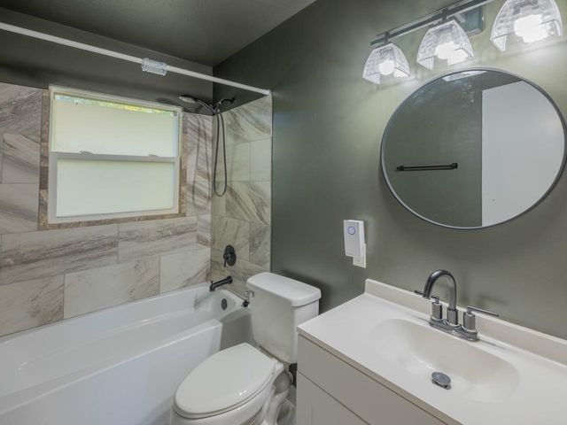 2000 Ruskin Rd, Salina, KS 67401