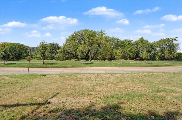 5450 S Boston Avenue, Tulsa, OK 74105