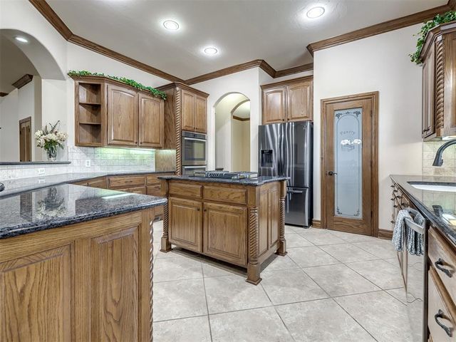 2700 SW 136th Street, Oklahoma City, OK 73170