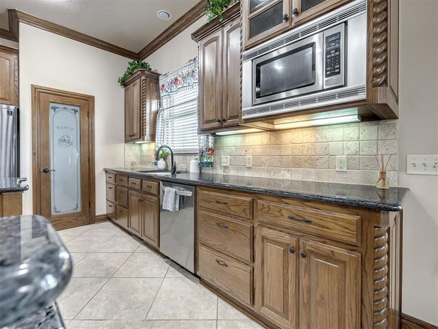 2700 SW 136th Street, Oklahoma City, OK 73170