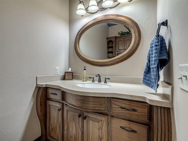 2700 SW 136th Street, Oklahoma City, OK 73170