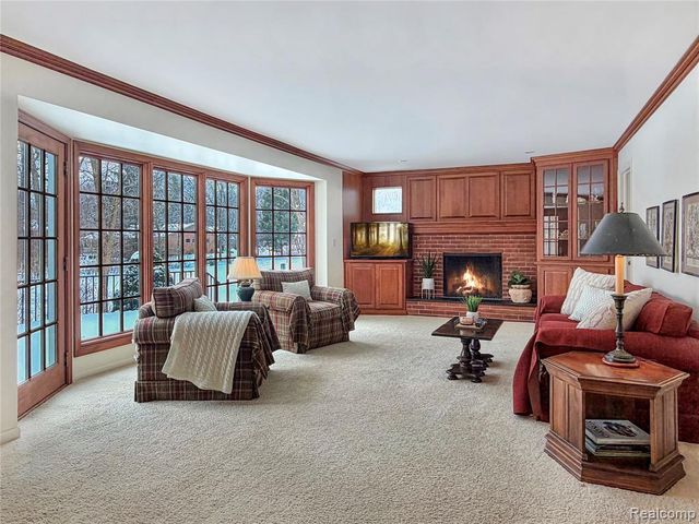 334 Beechview Drive, Rochester, MI 48306