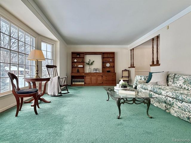 334 Beechview Drive, Rochester, MI 48306