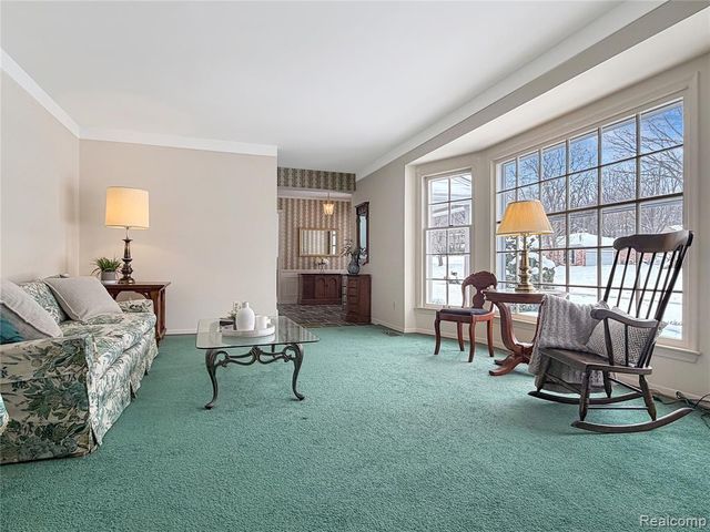 334 Beechview Drive, Rochester, MI 48306