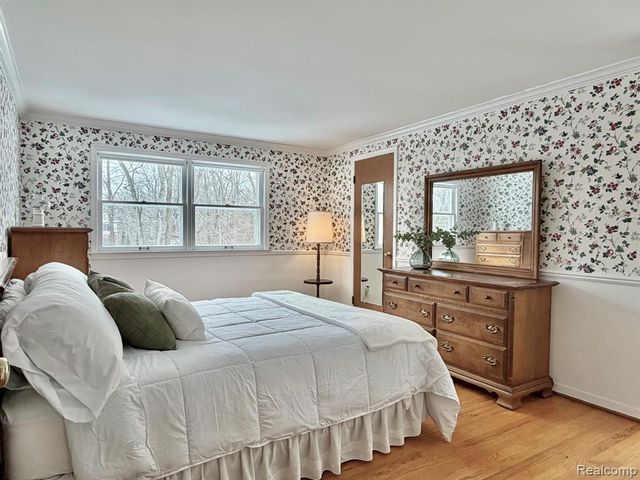 334 Beechview Drive, Rochester, MI 48306