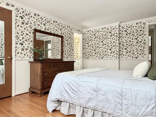 334 Beechview Drive, Rochester, MI 48306