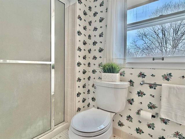 334 Beechview Drive, Rochester, MI 48306