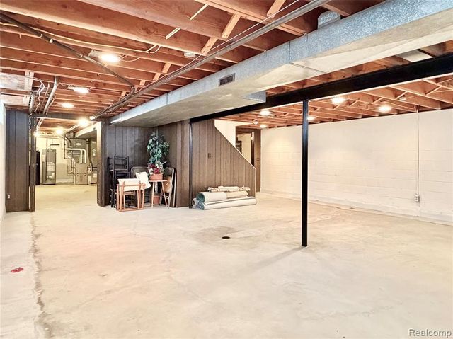 334 Beechview Drive, Rochester, MI 48306