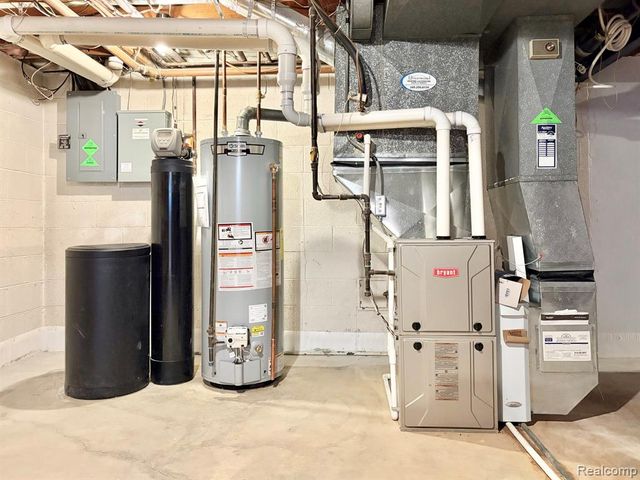 334 Beechview Drive, Rochester, MI 48306