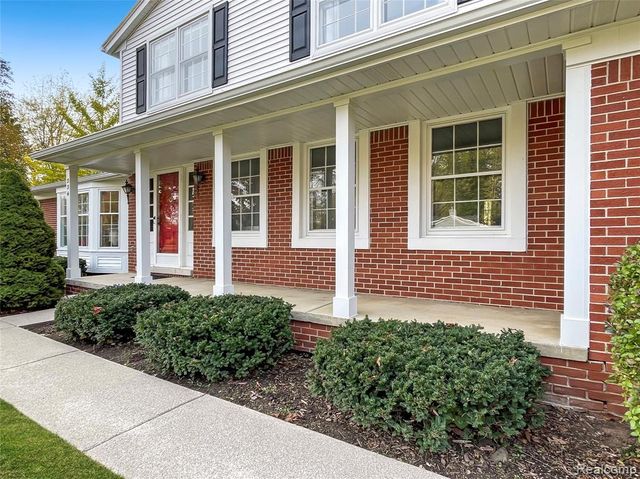 334 Beechview Drive, Rochester, MI 48306