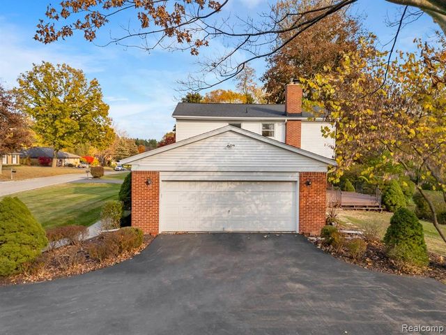 334 Beechview Drive, Rochester, MI 48306
