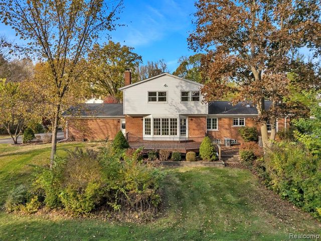 334 Beechview Drive, Rochester, MI 48306