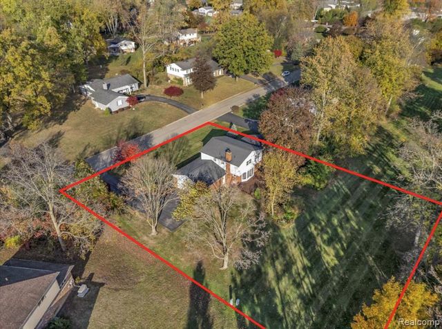 334 Beechview Drive, Rochester, MI 48306