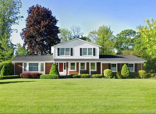 334 Beechview Drive, Rochester, MI 48306