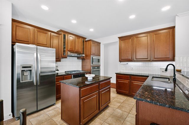 9604 Prescott DR, Austin, TX 78749