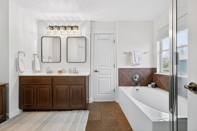 9604 Prescott DR, Austin, TX 78749