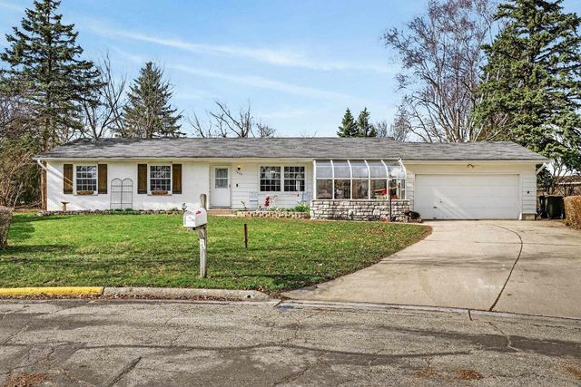 1422 Diamond Court, Sun Prairie, WI 53590