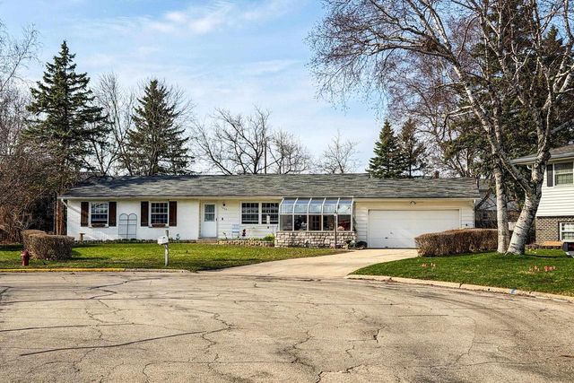 1422 Diamond Court, Sun Prairie, WI 53590