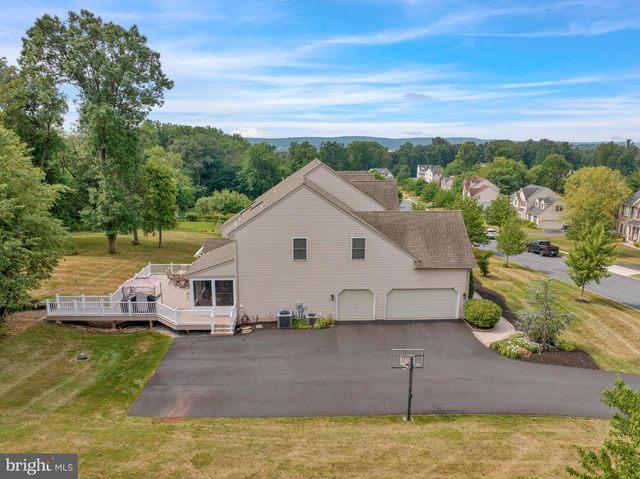 76 CAERNARVON DR, Elverson, PA 19520