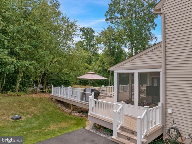 76 CAERNARVON DR, Elverson, PA 19520