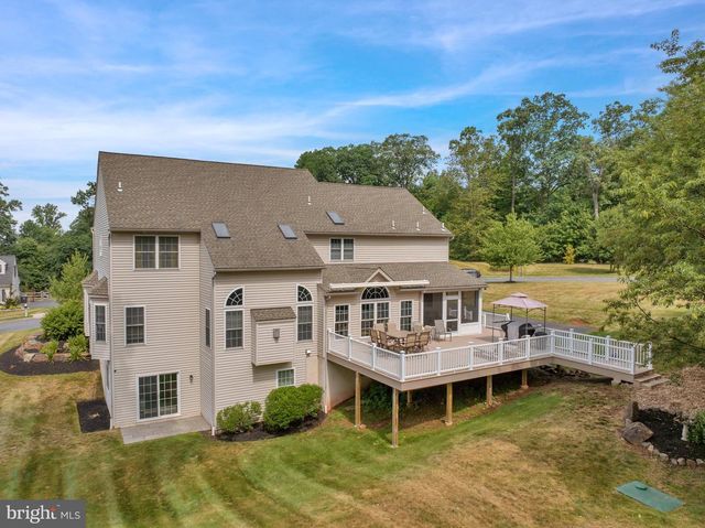76 CAERNARVON DR, Elverson, PA 19520