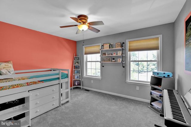 76 CAERNARVON DR, Elverson, PA 19520