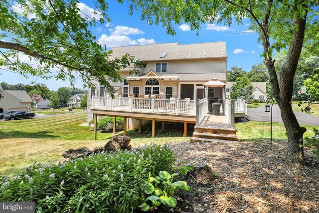 76 CAERNARVON DR, Elverson, PA 19520