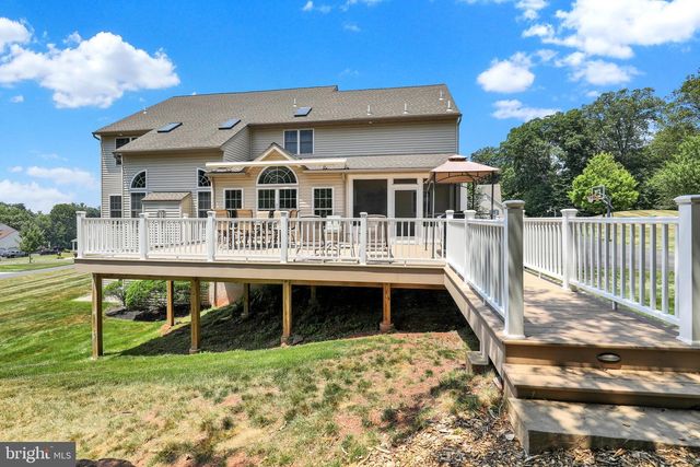 76 CAERNARVON DR, Elverson, PA 19520