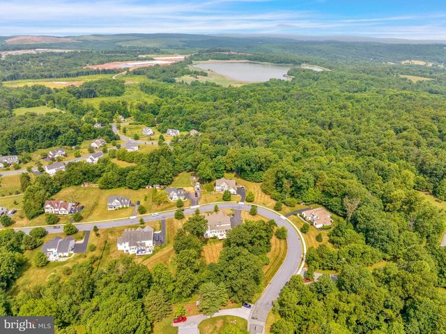 76 CAERNARVON DR, Elverson, PA 19520