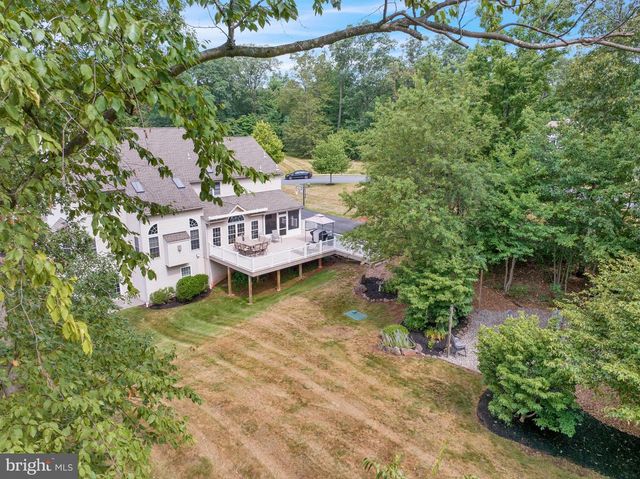 76 CAERNARVON DR, Elverson, PA 19520