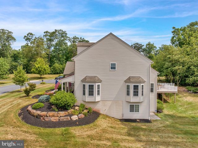 76 CAERNARVON DR, Elverson, PA 19520
