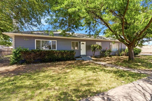 671 W 1800 N, Clinton, UT 84015