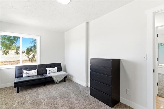 671 W 1800 N, Clinton, UT 84015
