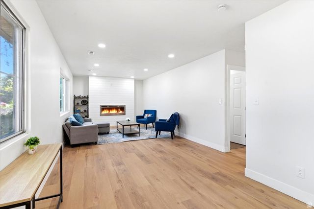 671 W 1800 N, Clinton, UT 84015