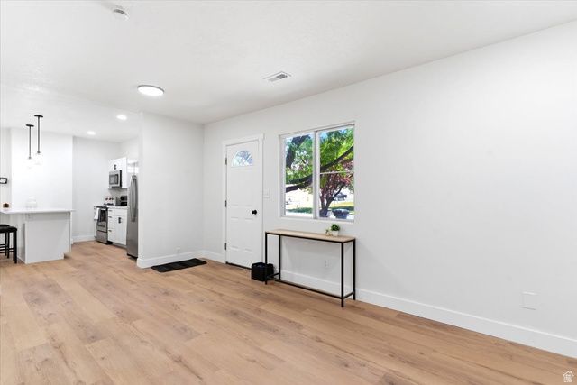 671 W 1800 N, Clinton, UT 84015