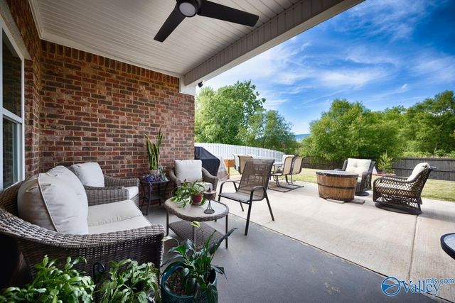 123 Chesire Cove Lane, New Market, AL 35761