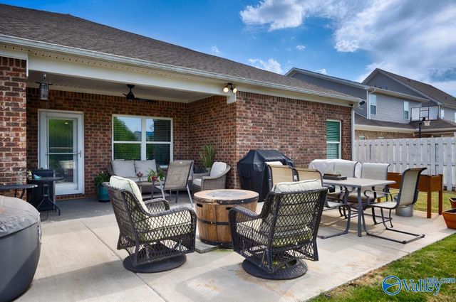 123 Chesire Cove Lane, New Market, AL 35761