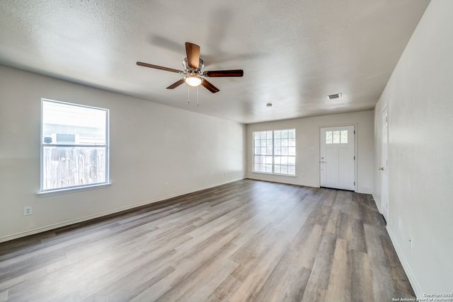 10251 Crystal, Universal City, TX 78148