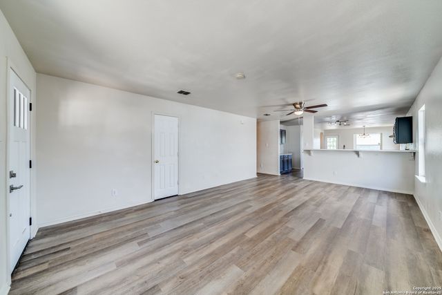 10251 Crystal, Universal City, TX 78148