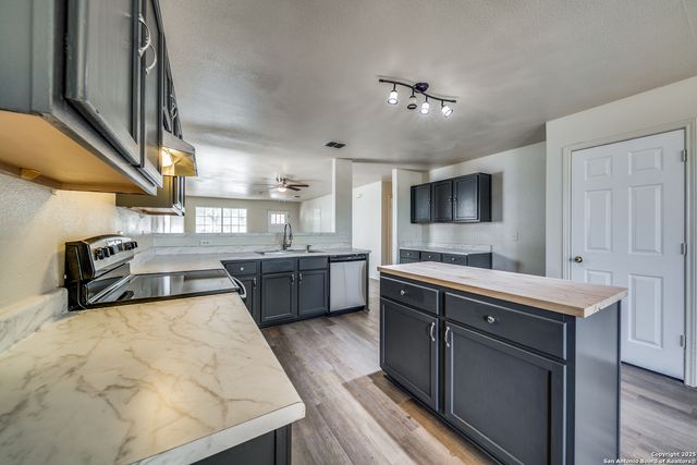 10251 Crystal, Universal City, TX 78148