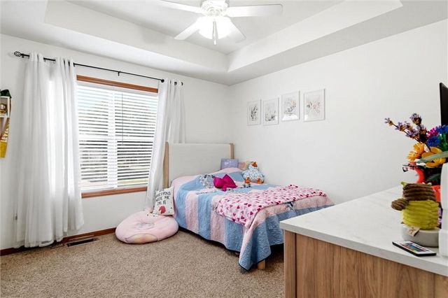 511 N Rebecca Lane, Lawrence, KS 66044