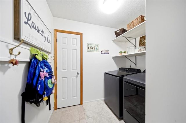511 N Rebecca Lane, Lawrence, KS 66044