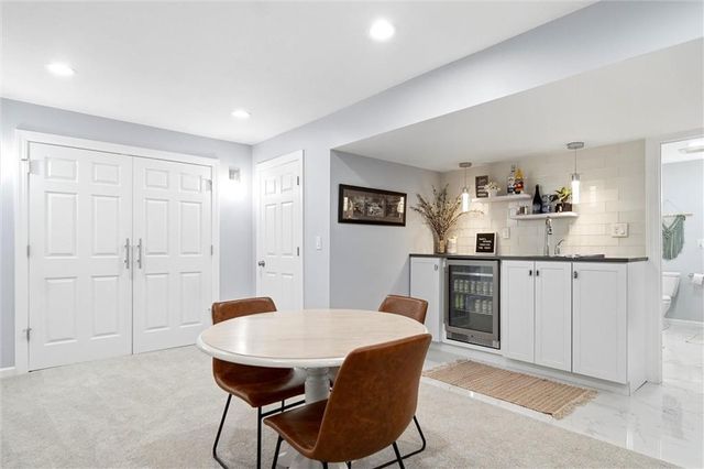 511 N Rebecca Lane, Lawrence, KS 66044