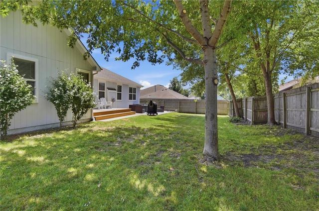 511 N Rebecca Lane, Lawrence, KS 66044