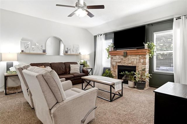 511 N Rebecca Lane, Lawrence, KS 66044