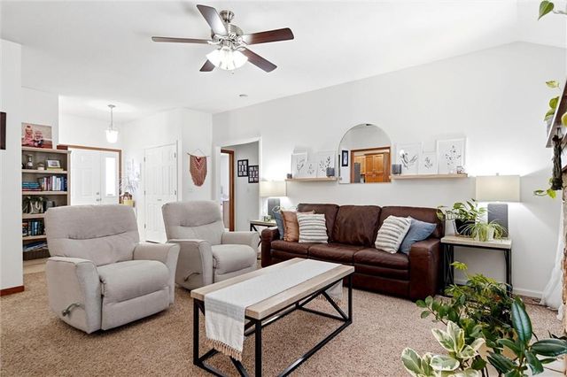 511 N Rebecca Lane, Lawrence, KS 66044