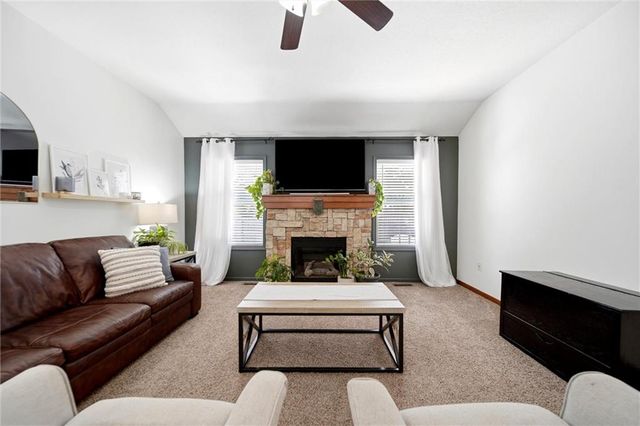 511 N Rebecca Lane, Lawrence, KS 66044