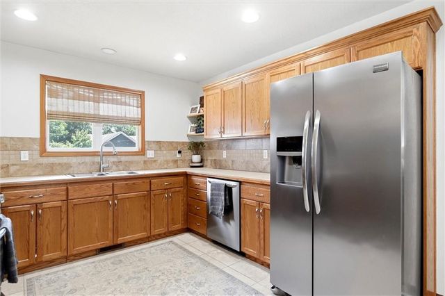 511 N Rebecca Lane, Lawrence, KS 66044