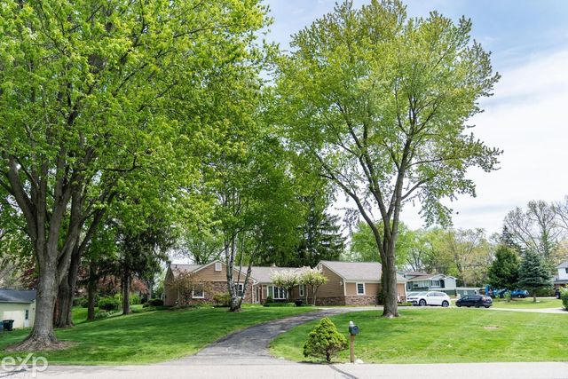149 Orchardale Drive, Rochester, MI 48309